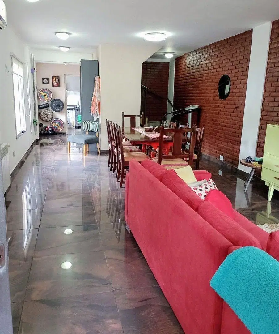 VENTA CASA 4 AMB. C/ GARAGE - ITUZAINGO 5