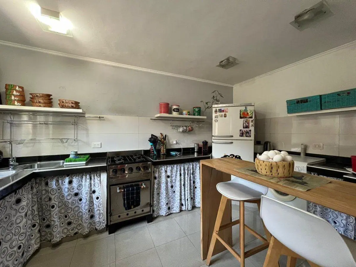 VENTA CASA 4 AMB. C/ GARAGE - ITUZAINGO 8