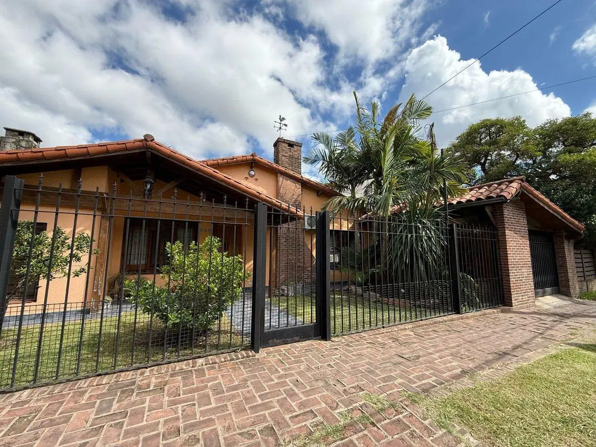 VENTA CASA 5 AMB COCH- JARDIN  APTO CRED CASTELAR 3