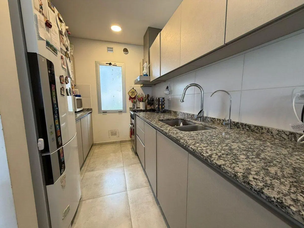 VENTA CASA 4 AMB. JARDÍN Y COCHERA -  ITUZAINGO 4