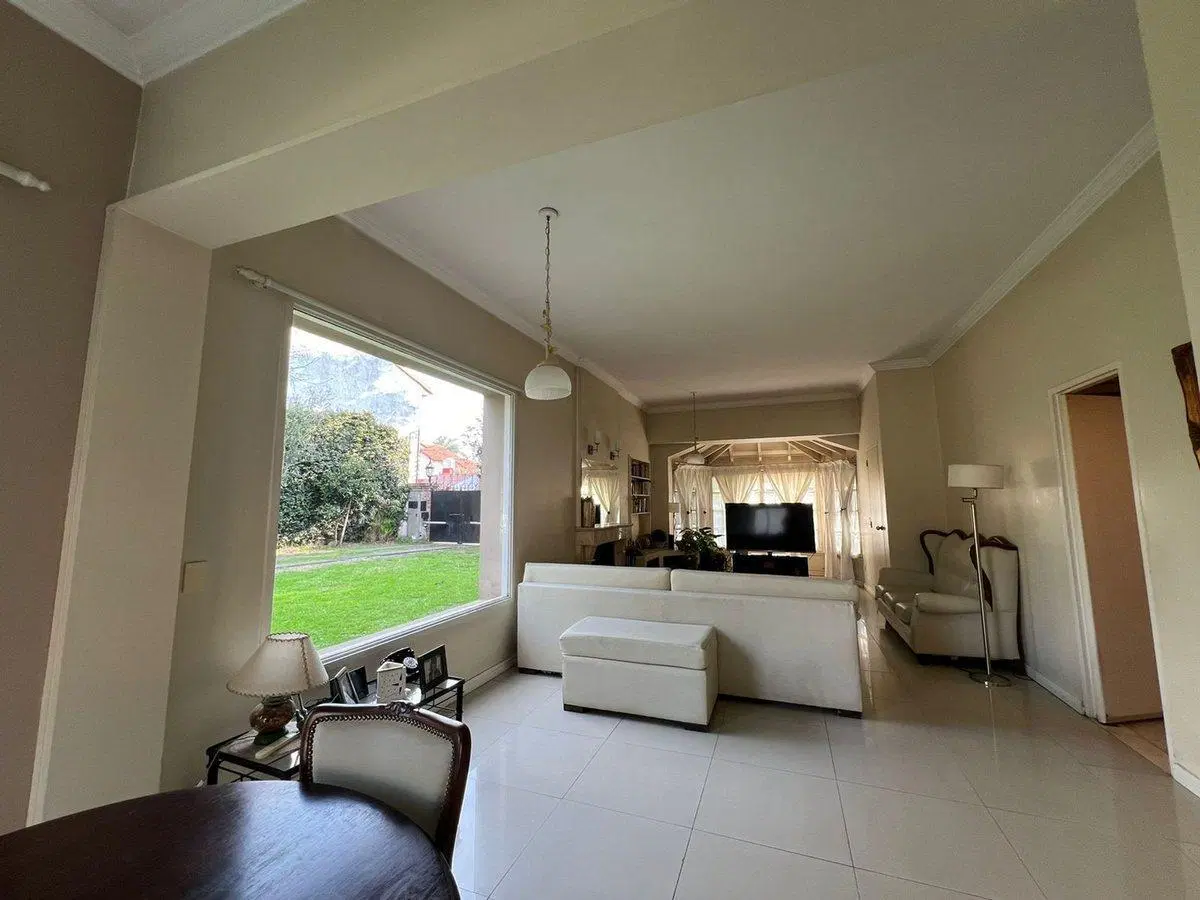VENTA CASA 6 AMBIENTES 600 m2- CASTELAR NORTE 2