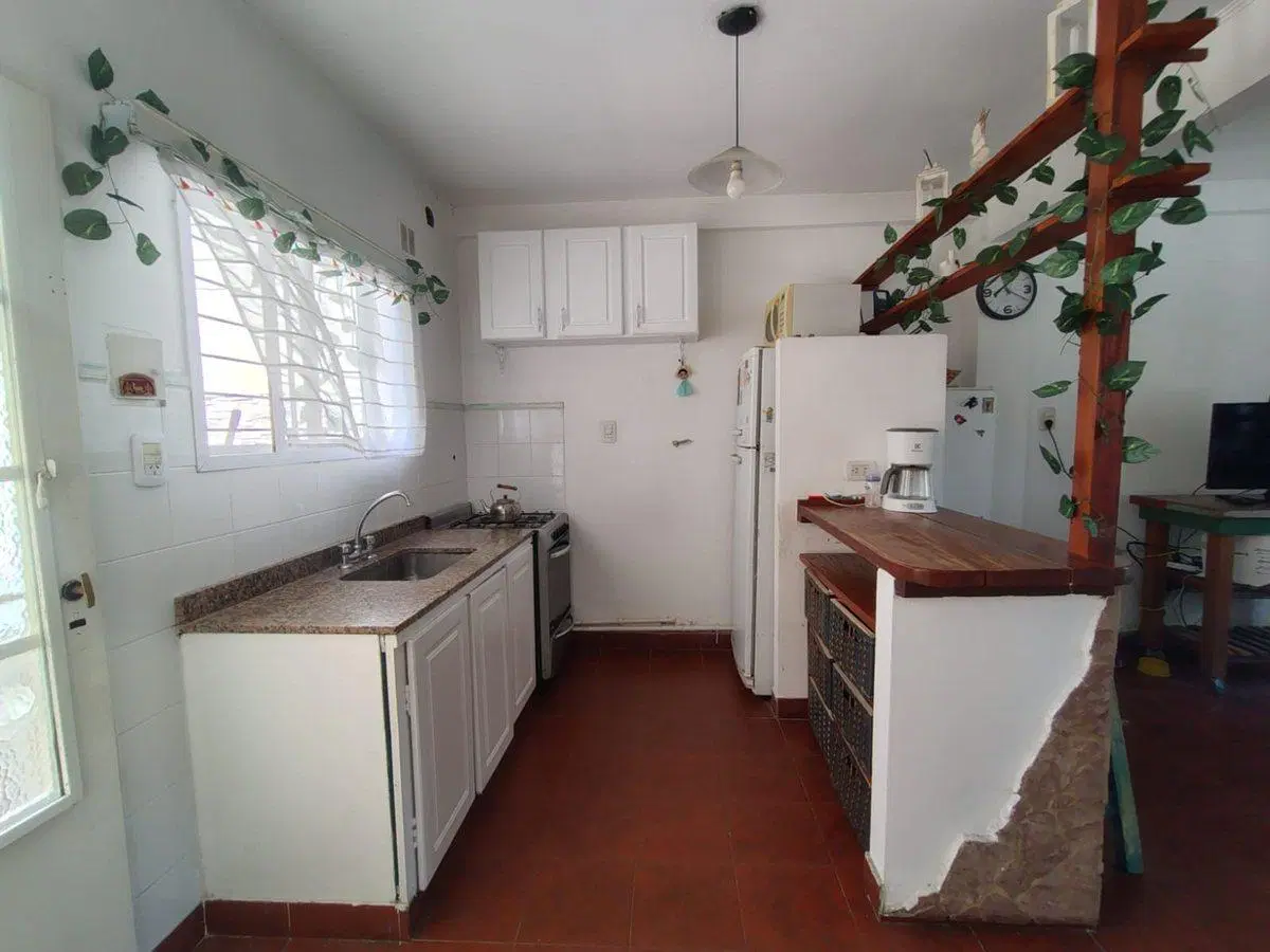 VENTA CASA 5 AMBIENTES C/COCHERA ITUZAINGO NORTE 4