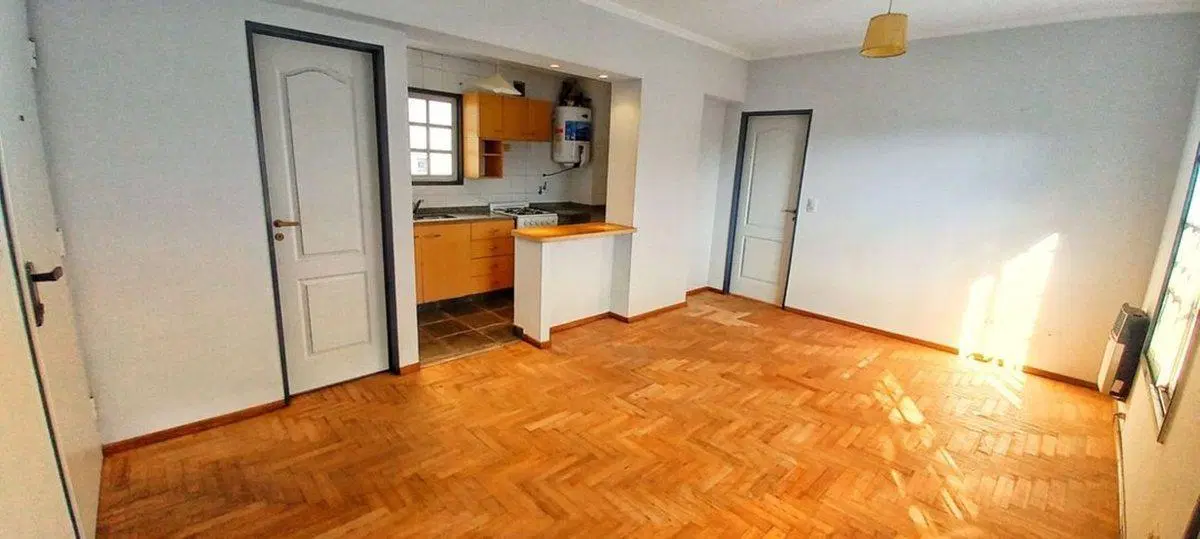 Venta Departamento Morón 2 Amb Cochera FINANCIA 8