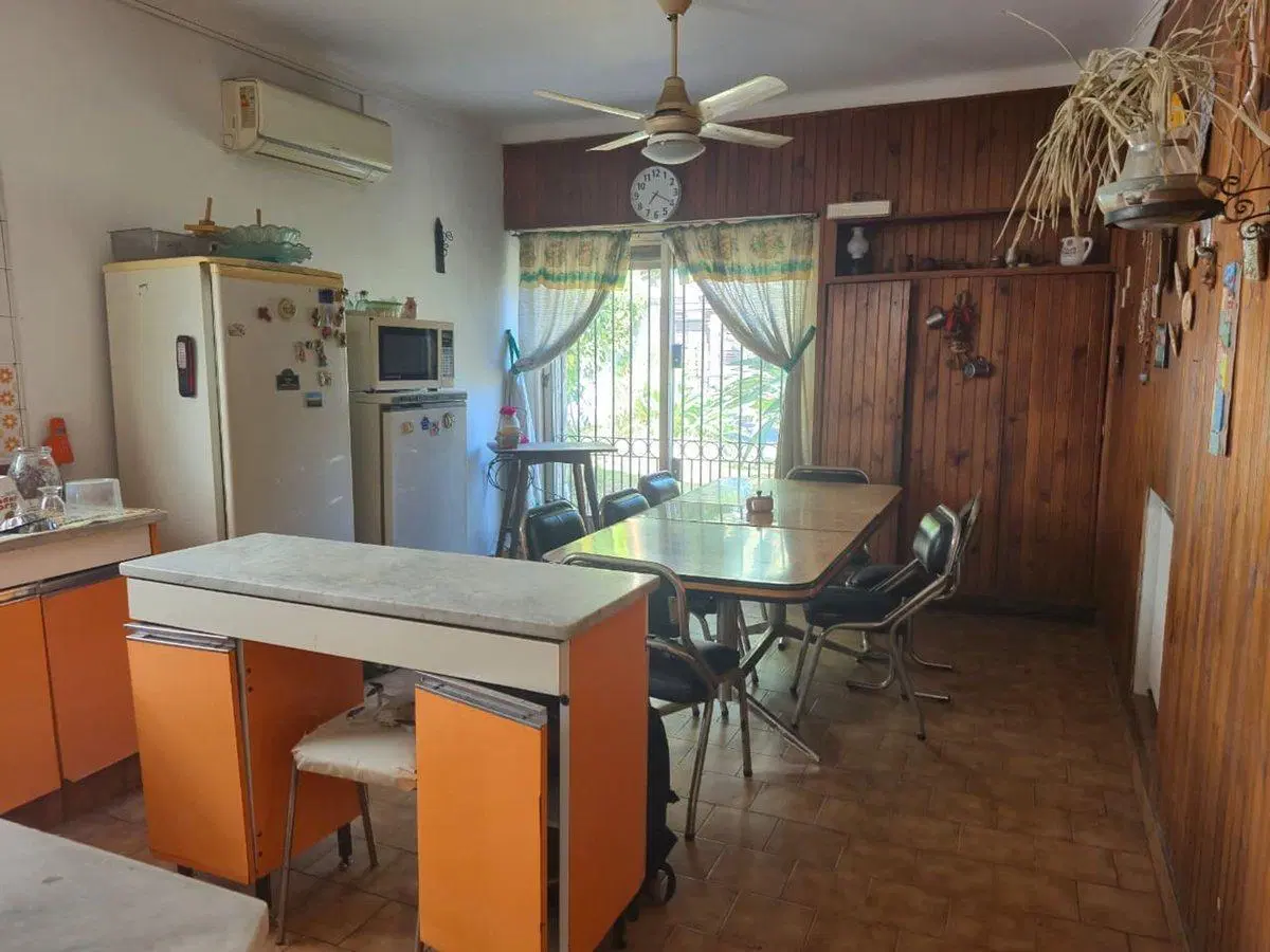 CASA VENTA 5 AMB CASTELAR APTA CREDITO LOTE 643 MT 5
