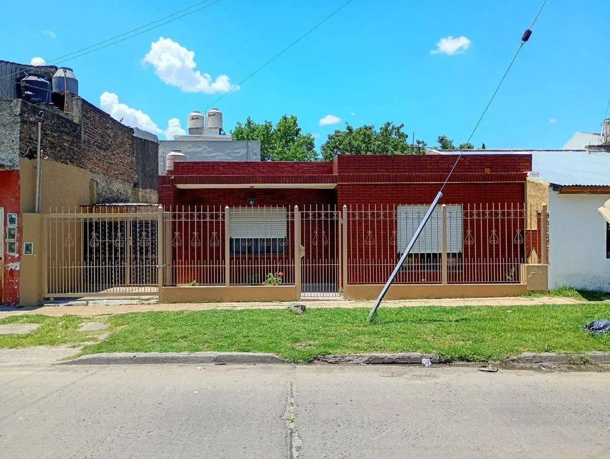 VENTA CASA 4 AMBIENTES EN MORON 8