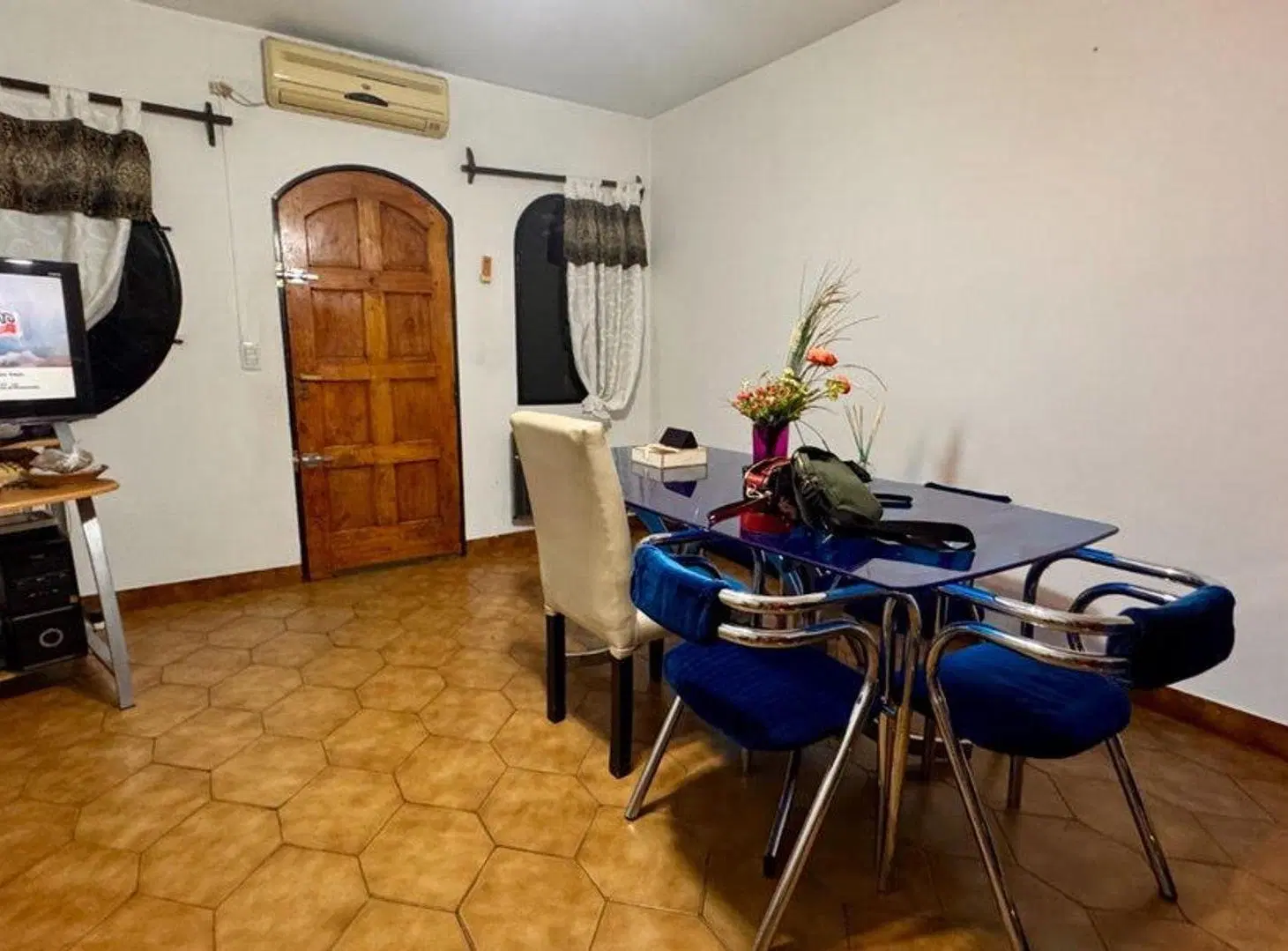 VENTA PH 3 AMB. C/ PATIO - CASTELAR 2