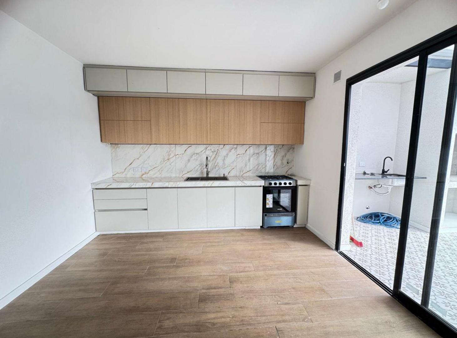 Foto de VENTA CASA 4 AMB PARQUE Y COCHERA - ITUZAINGÓ, imagen 2