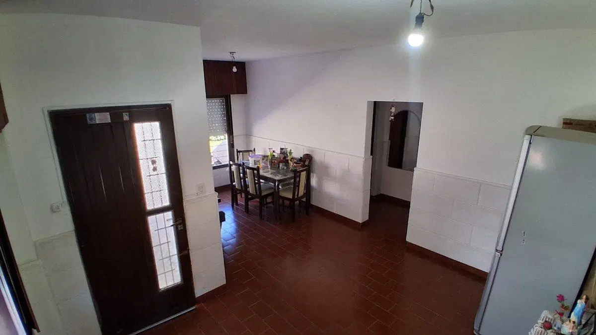 VENTA DE CASA 3 AMBIENTES EN MERLO 8