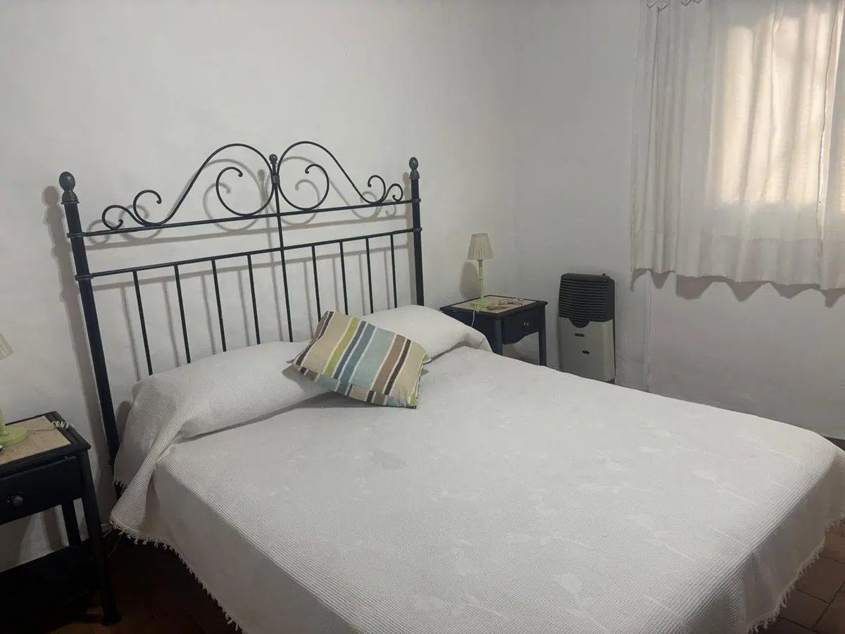 VENTA CASA QUINTA CON PILETA Y QUINCHO EN MORENO 2
