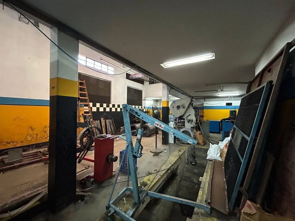 VENTA DEPÓSITO - GALPÓN C/ENTRADA DE CAMIÓN -MORON 4