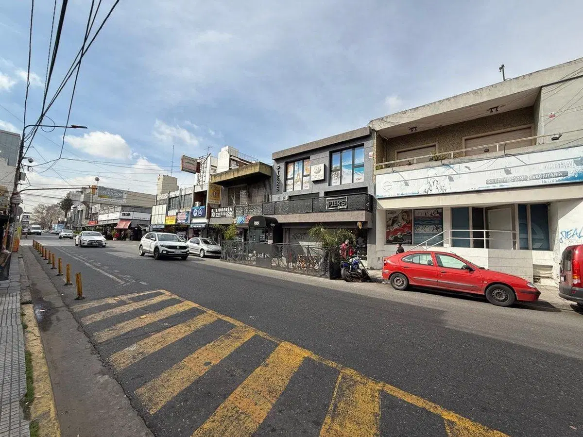 LOCAL CON SÓTANO EN VENTA EN MORÓN CENTRO 4