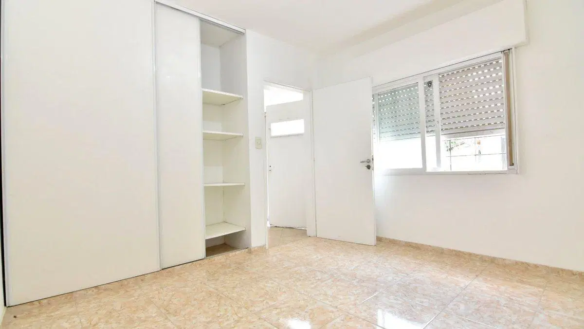 VENTA CASA PH 2 AMBS ITUZAINGO FRENTE COCHERA 8