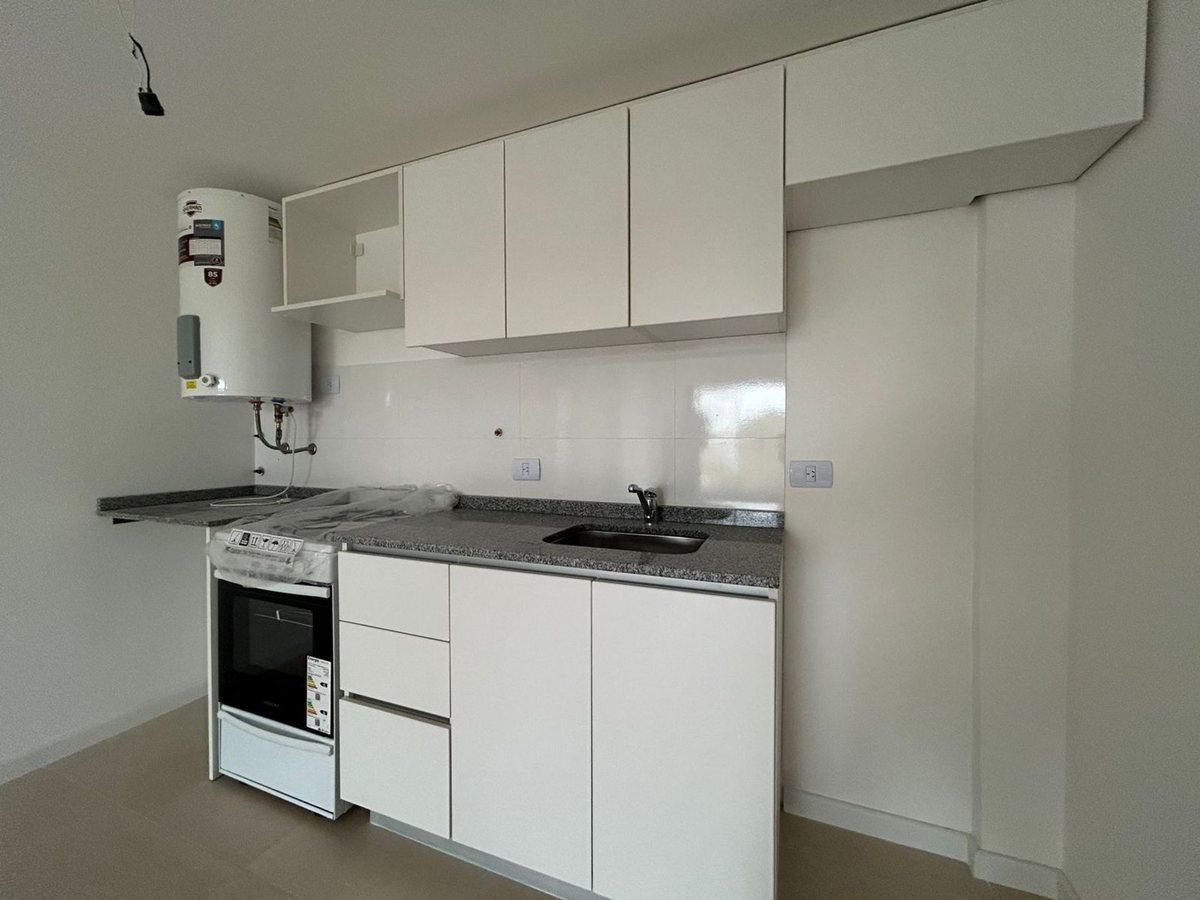 Foto de VENTA DEPTO 3 AMB. C/BALCÓN Y COCHERA - ITUZAINGÓ, imagen 3