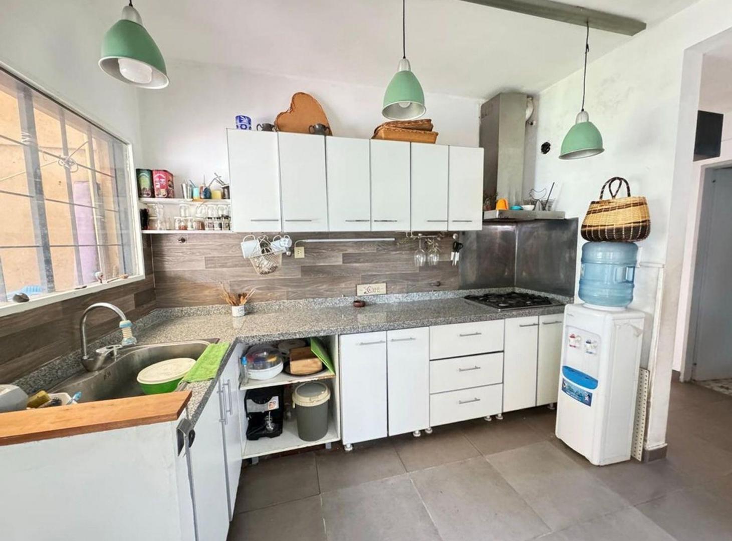Foto de VENTA CASA 4 AMB CON PARQUE Y PILETA - P. LELOIR, imagen 1