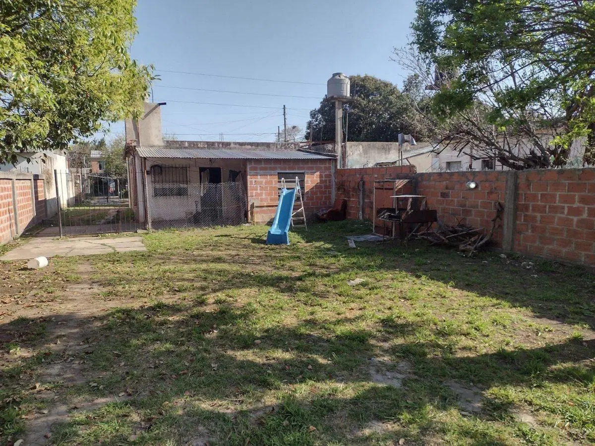 VENTA CASA  MULTIFAMILIAR  APTO CREDITO CASTELAR 1