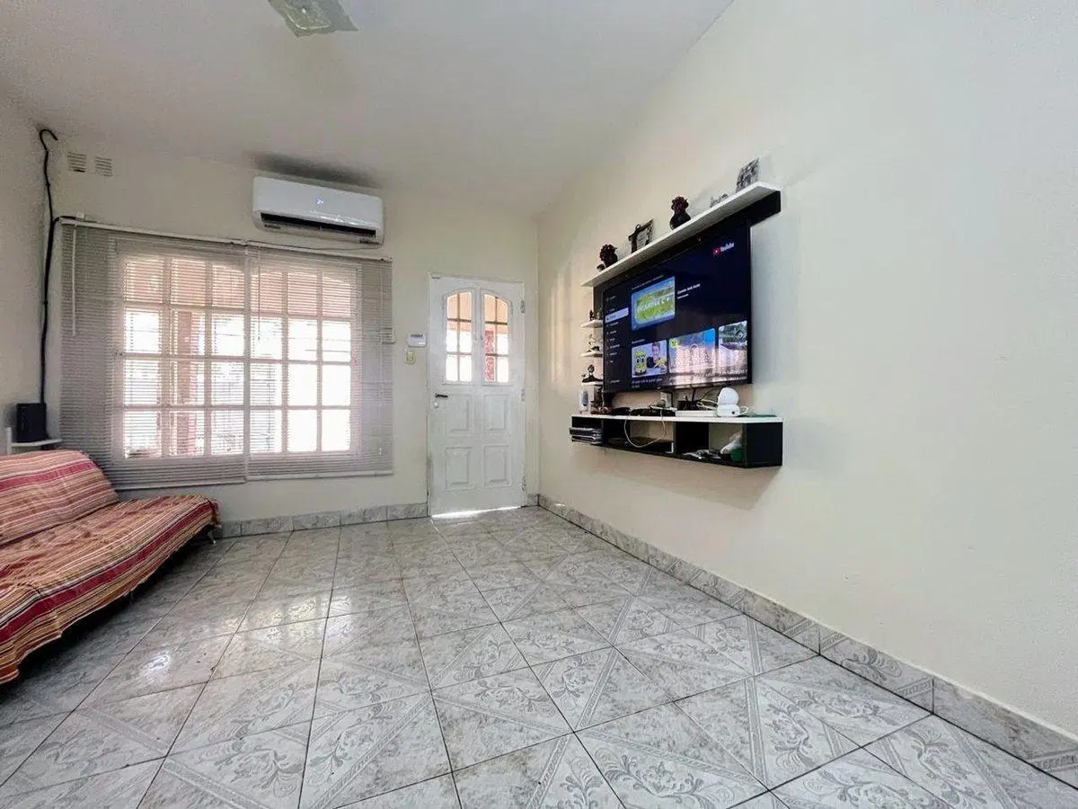 CASA CON 4 DEPARTAMENTO MAS LOTE EN VENTA MORON 3
