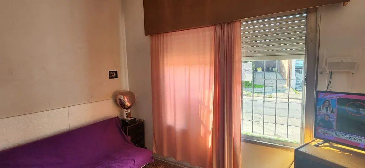 VENTA  CASA + DEPARTAMENTO INDEPENDIENTE CASTELAR 4