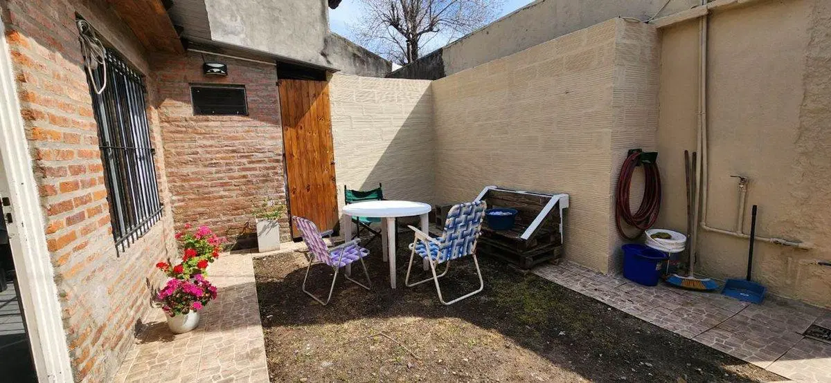 VENTA  CASA + DEPARTAMENTO INDEPENDIENTE CASTELAR 5