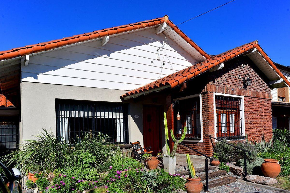 Foto de VENTA CASA CASTELAR NORTE 5 AMBIENTES APTA CREDITO, imagen 3