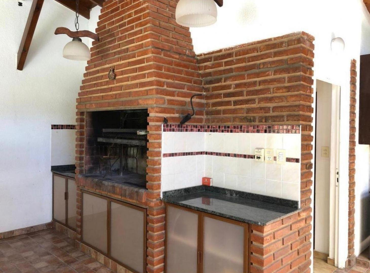 Foto de VENTA CASA 3 AMB CON PARQUE Y PILETA - P. LELOIR, imagen 4