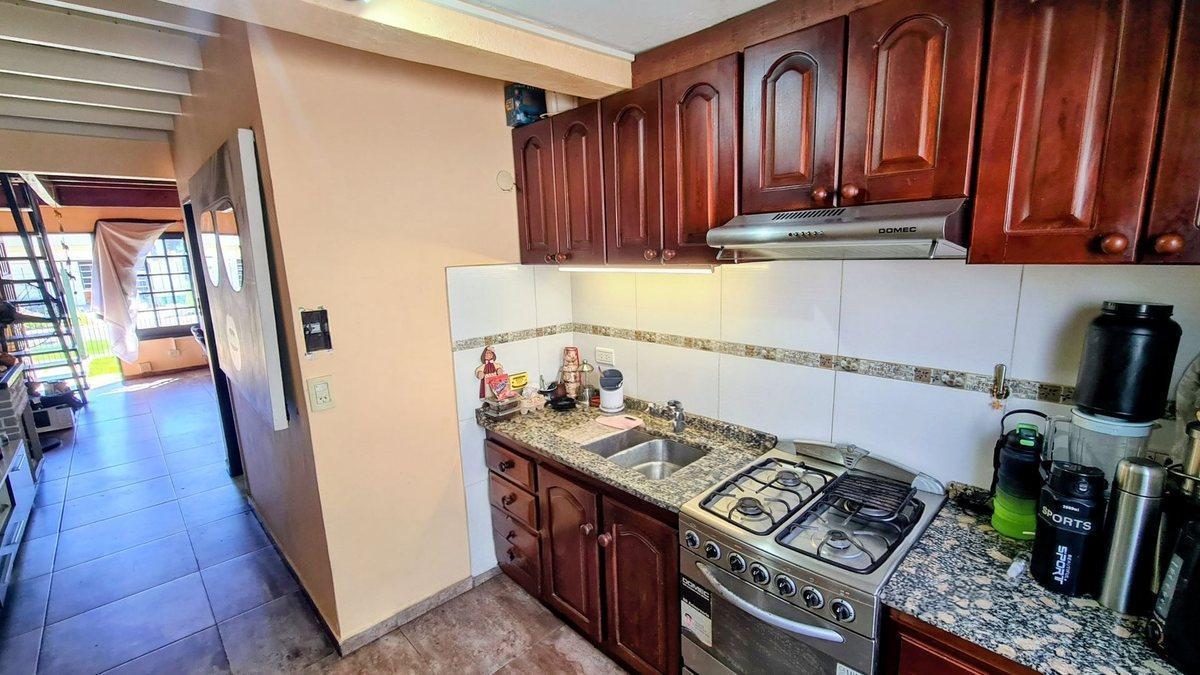 Foto de VENTA DUPLEX 3 AMB COCHERA CASTELAR NORTE, imagen 1
