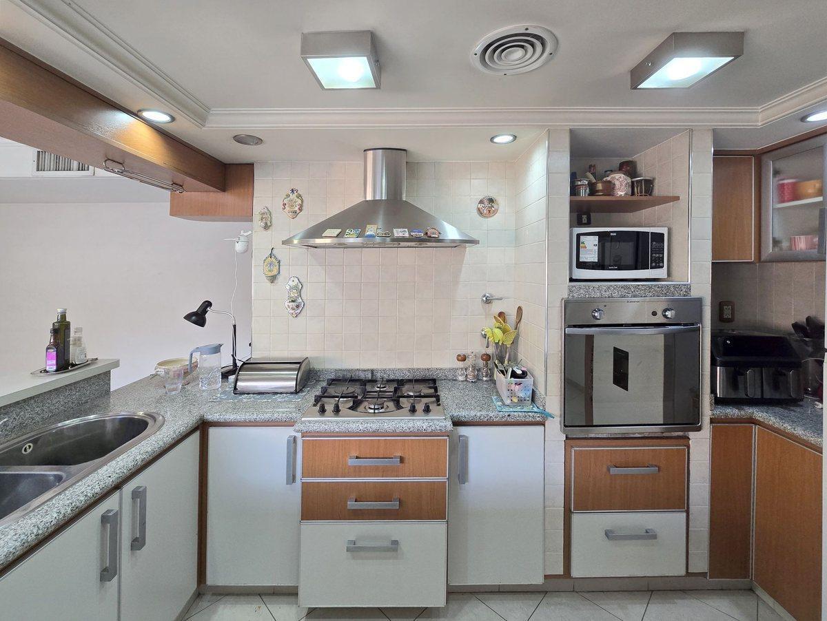 Foto de VENTA DEPARTAMENTO 4 AMBIENTES CASTELAR CENTRO, imagen 3