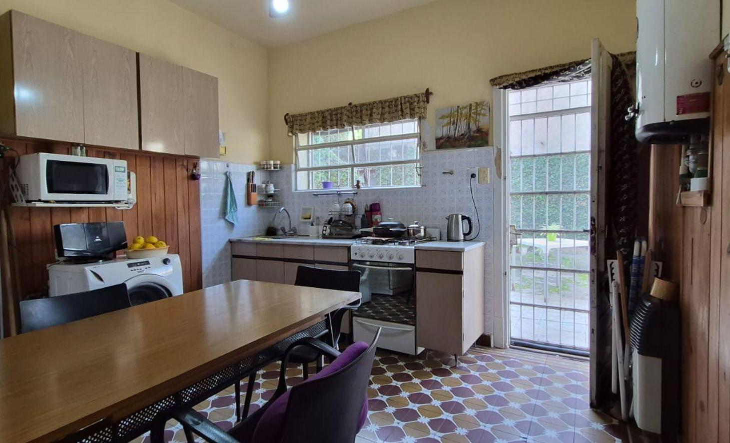 Foto de VENTA CASA 3 AMBIENTES HAEDO COCHERA APTO CREDITO, imagen 3