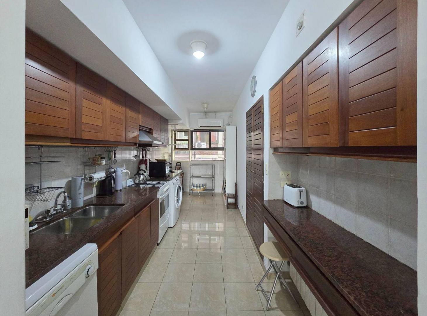 Foto de VENTA DEPARTAMENTO 4 AMB CON BALCON Y COCHERA, imagen 2