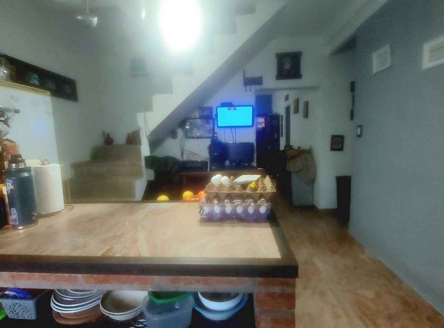 Foto de VENTA CASA 6 AMBIENTES ITUZAINGO COCHERA PATIO, imagen 3