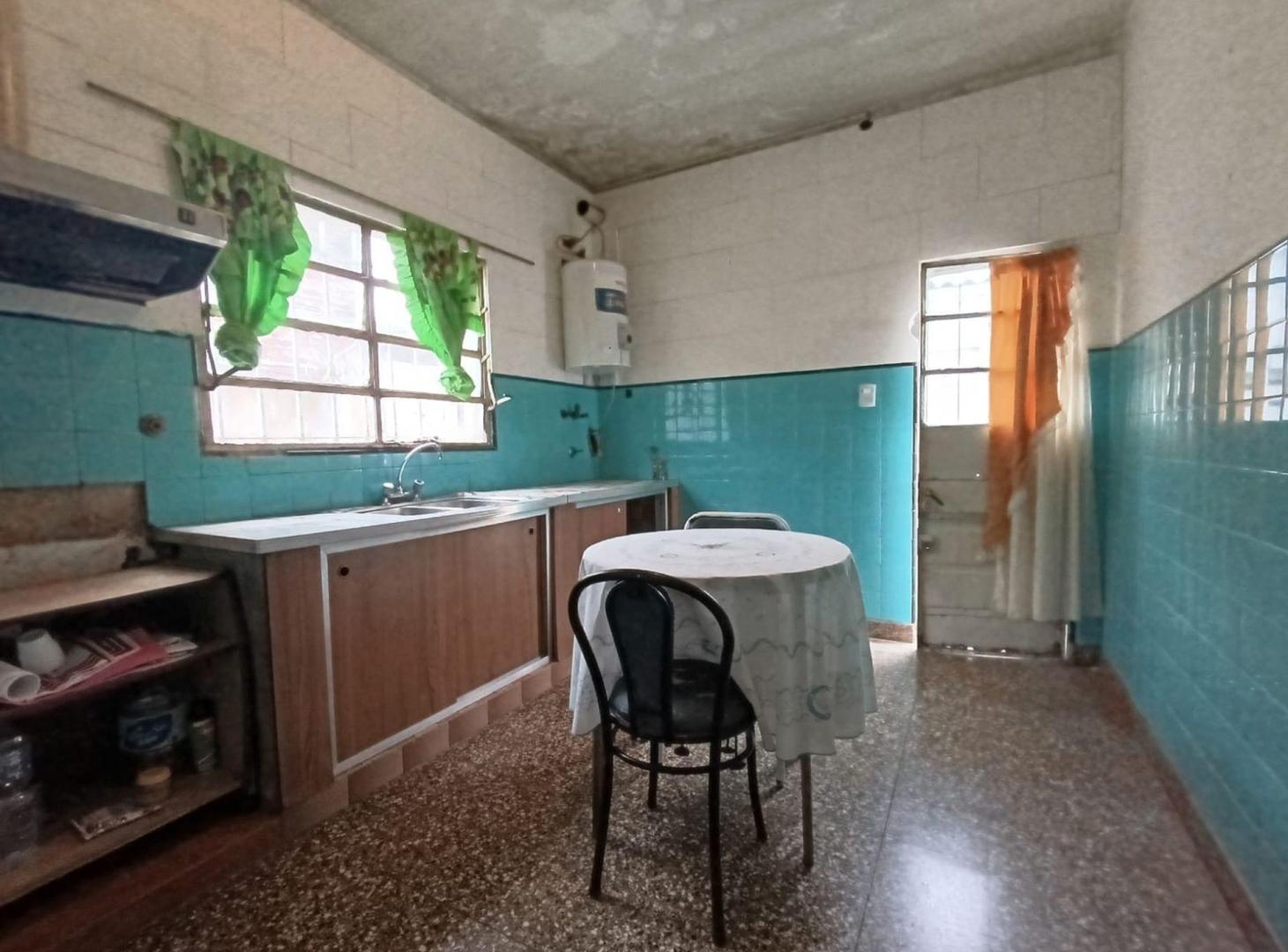 Foto de VENTA PH 3 AMB. PATIO , COCHERA HAEDO, imagen 2