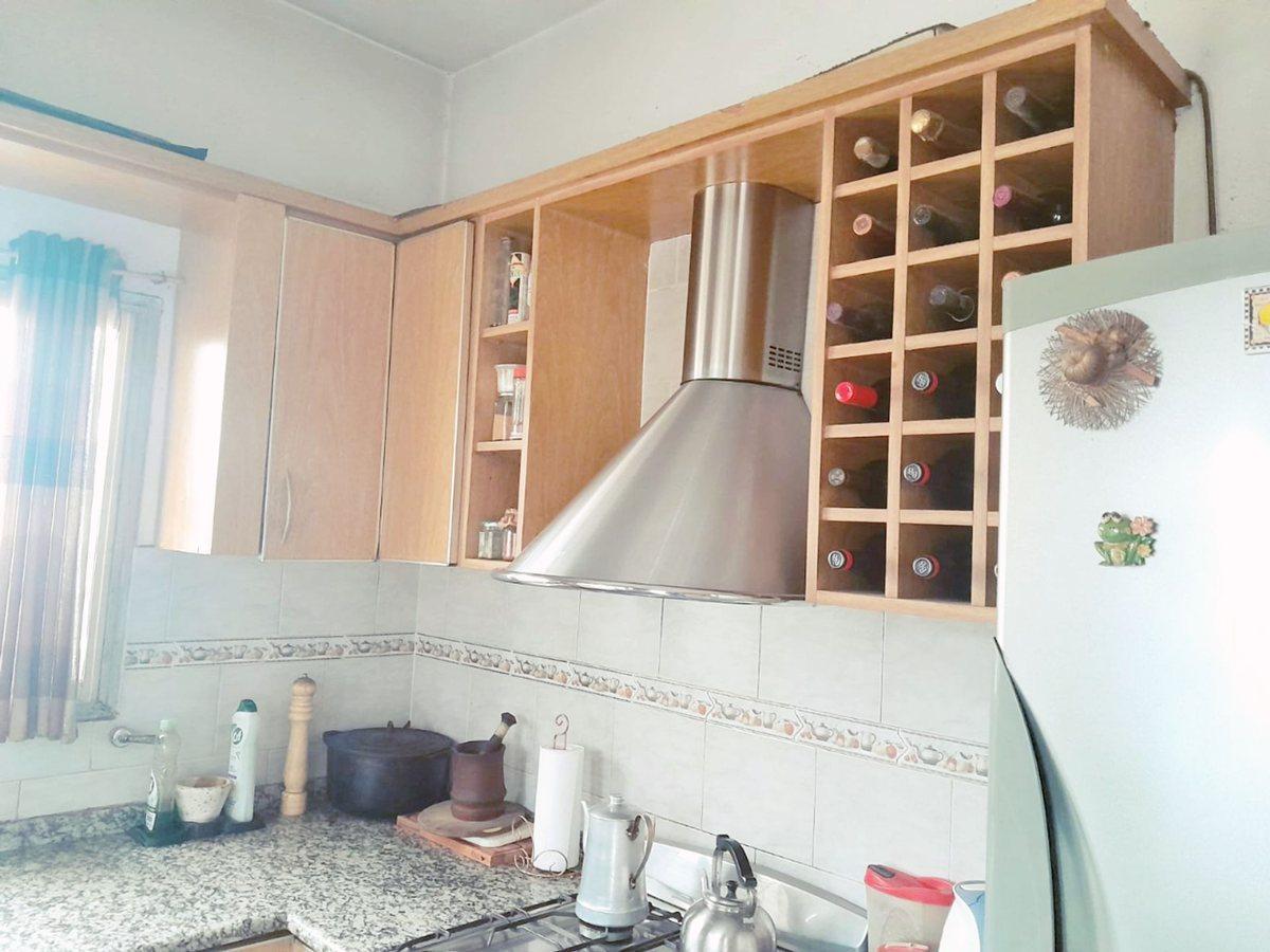 Foto de VENTA CASA 3 AMBIENTES COCHERA, JARDÍN.ITUZAINGO., imagen 2