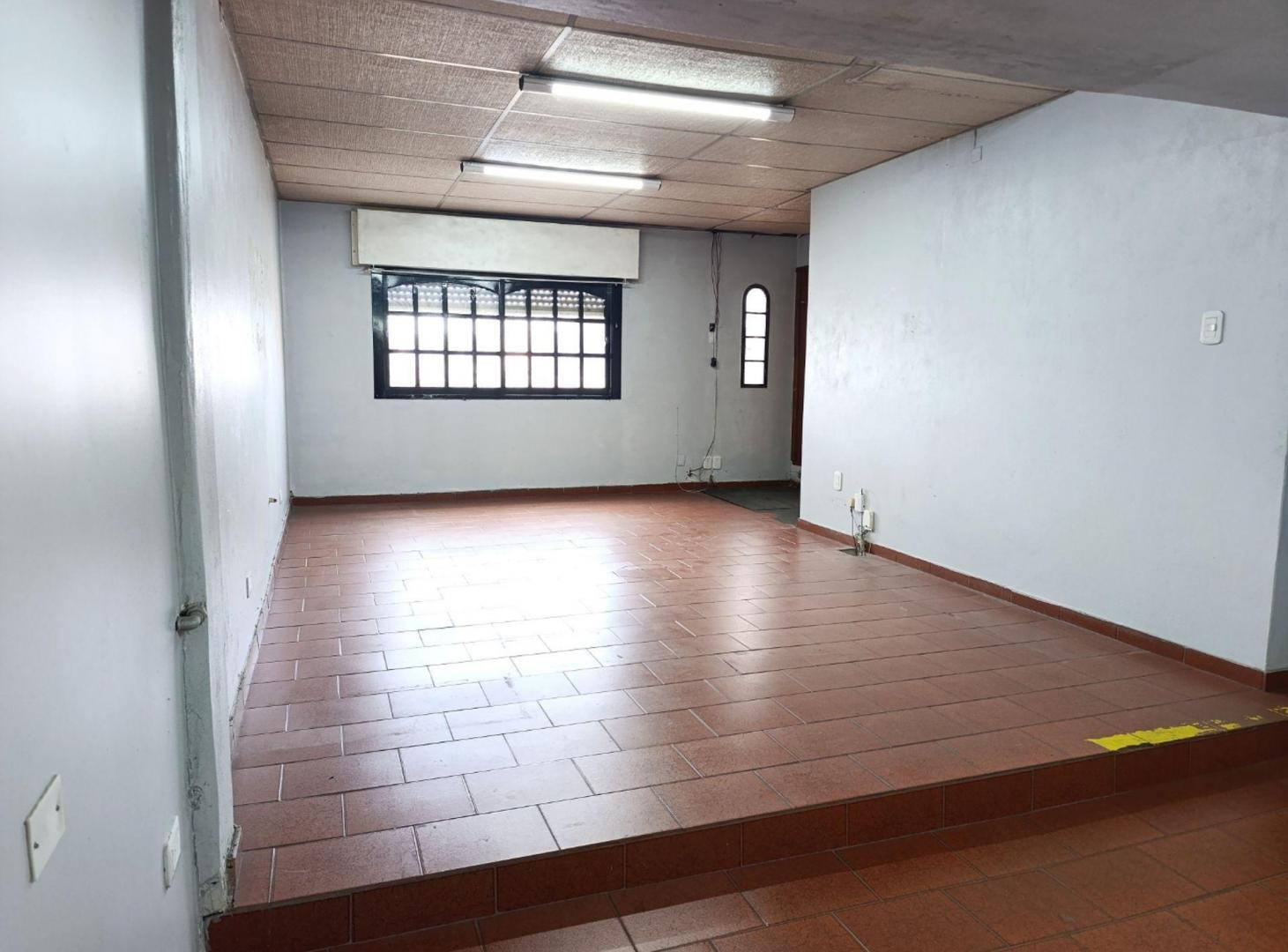 Foto de Galpón en Venta en Morón, imagen 2