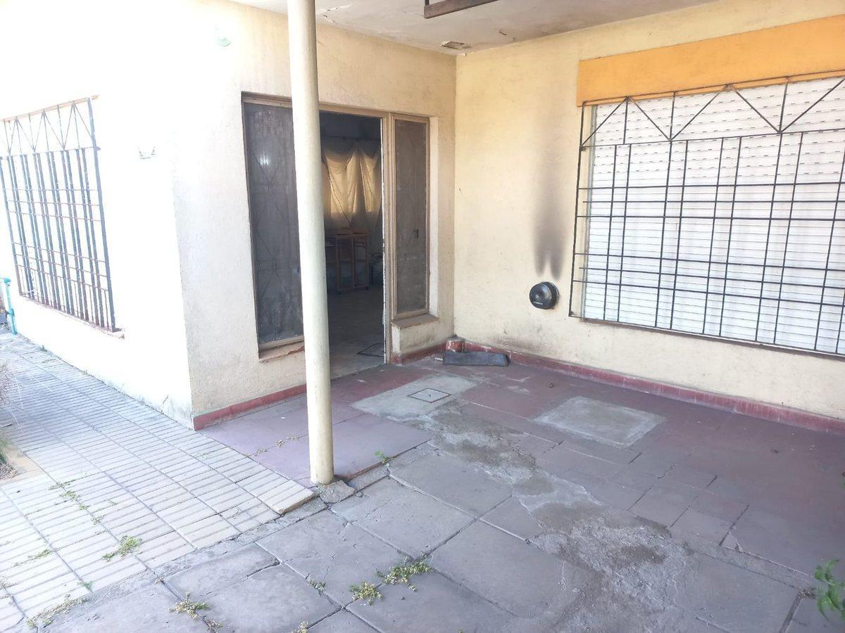 Foto de CASA VENTA ITUZANGO NORTE 4 AMB APTA CREDITO HIPO, imagen 1