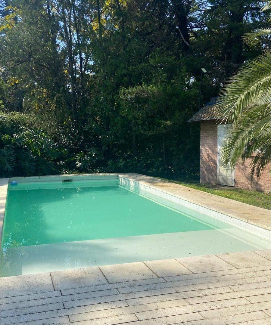 Foto de Venta casa 6 amb en Parque Leloir con pileta, imagen 5