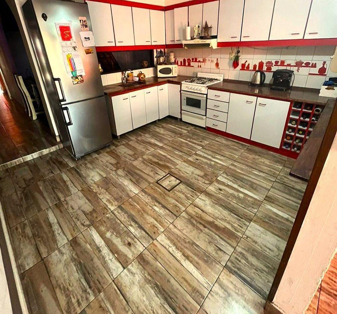 Foto de VENTA PH CASTELAR CON COCHERA Y PATIO, imagen 3