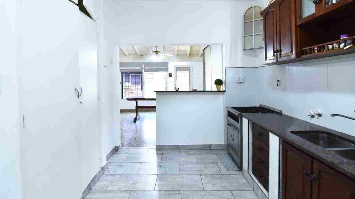 Foto de VENTA CASA 4 AMBS HAEDO PARQUE COCHERA, imagen 2