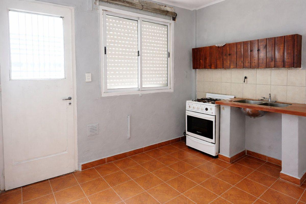 Foto de CASA multifamiliar EN VENTA EN MORENO CON PATIO, imagen 1