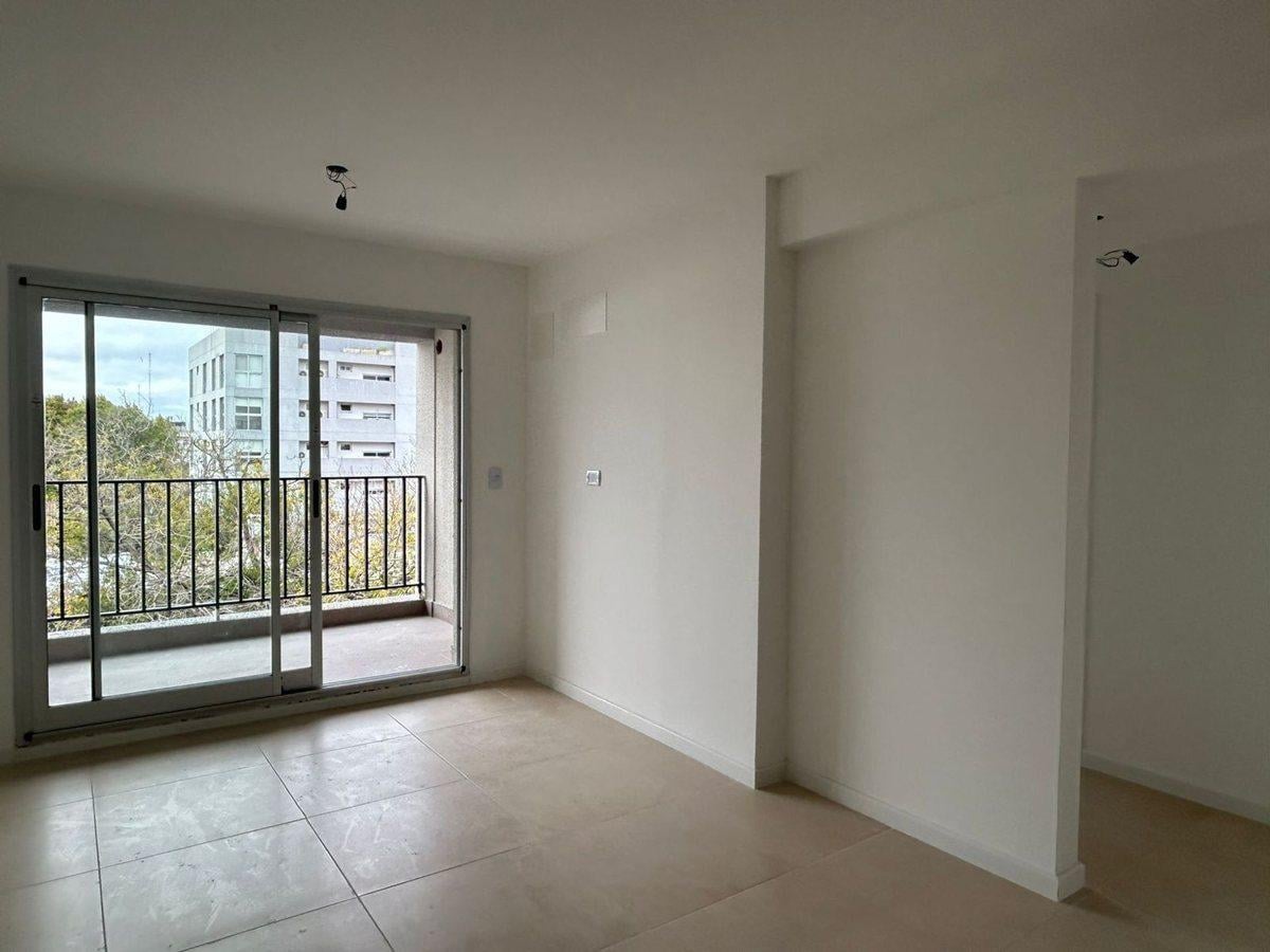 Foto de VENTA DEPTO 3 AMB. C/BALCÓN Y COCHERA - ITUZAINGÓ, imagen 2