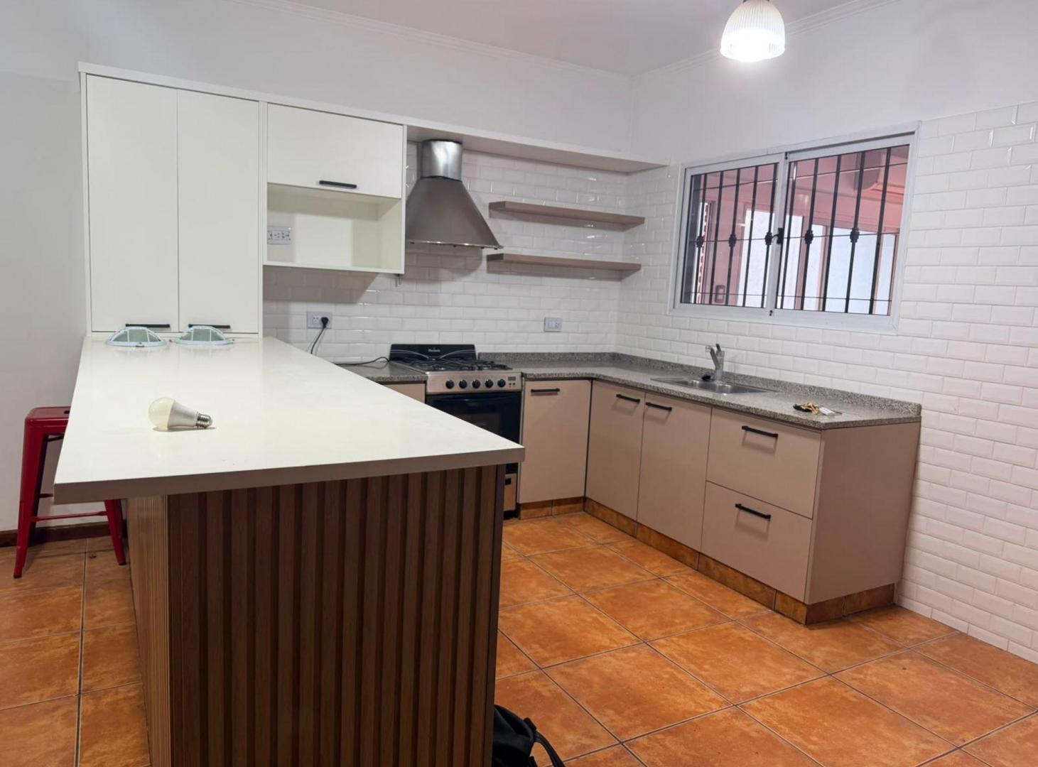 Foto de VENTA CASA 4 AMBIENTES CASTELAR SUR, imagen 3