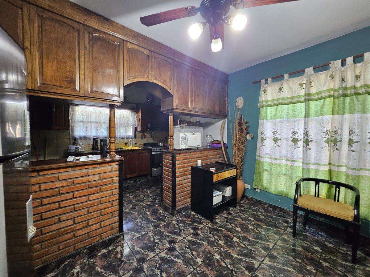 Foto de VENTA CASA 4 AMB - MORON- APTO CREDITO, imagen 2