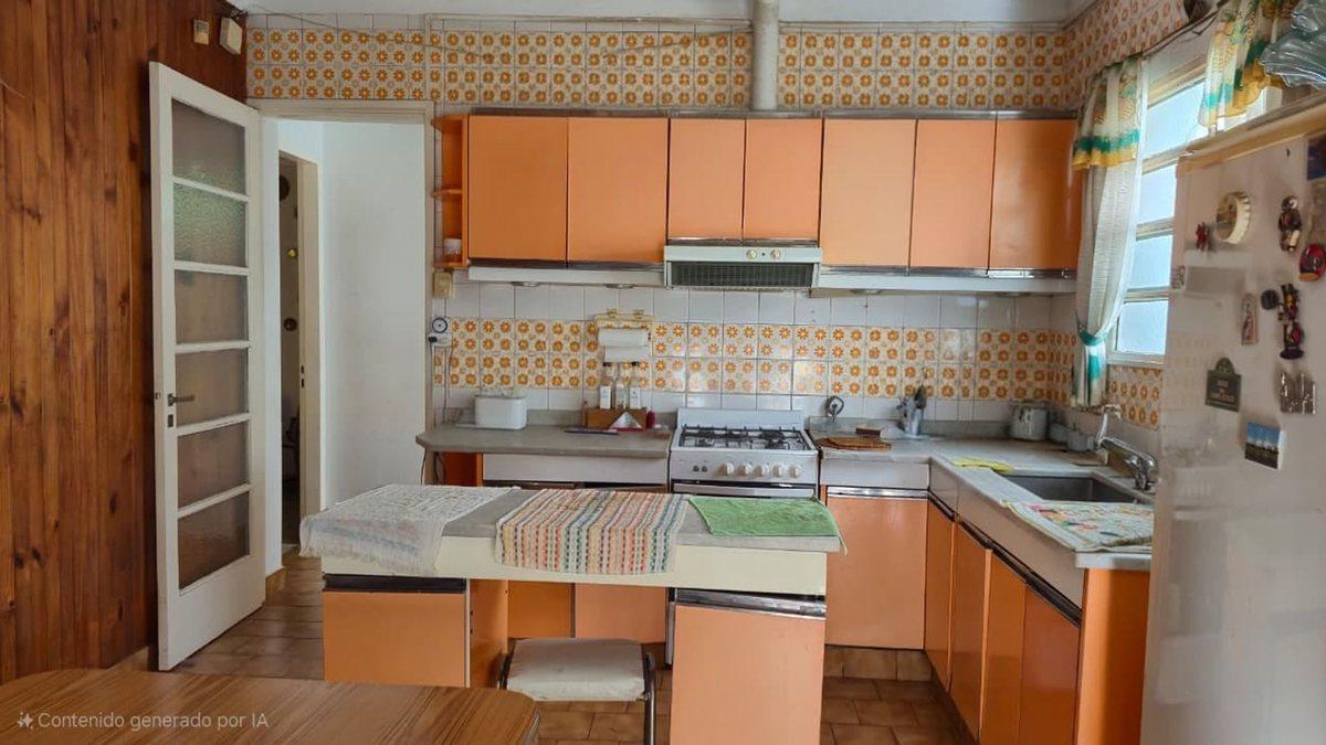 Foto de CASA VENTA 5 AMB CASTELAR APTA CREDITO LOTE 643 MT, imagen 3