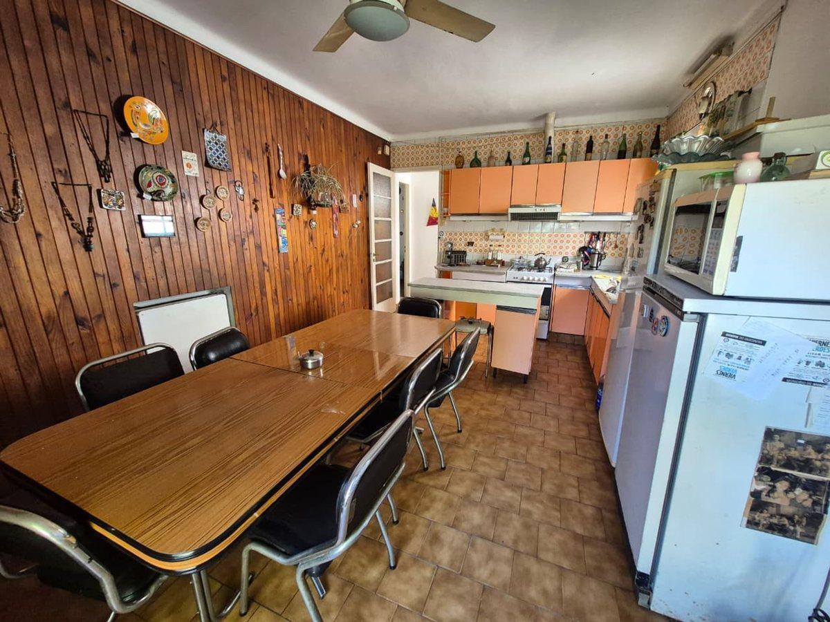 Foto de CASA VENTA 5 AMB CASTELAR APTA CREDITO LOTE 643 MT, imagen 4