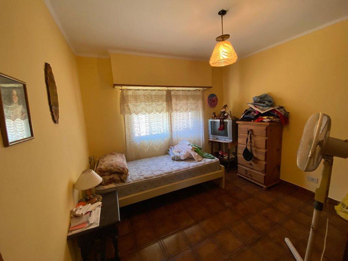 Foto de VENTA CASA 3 AMBIENTES, PARQUE, COCHERA, ITUZAINGO, imagen 3