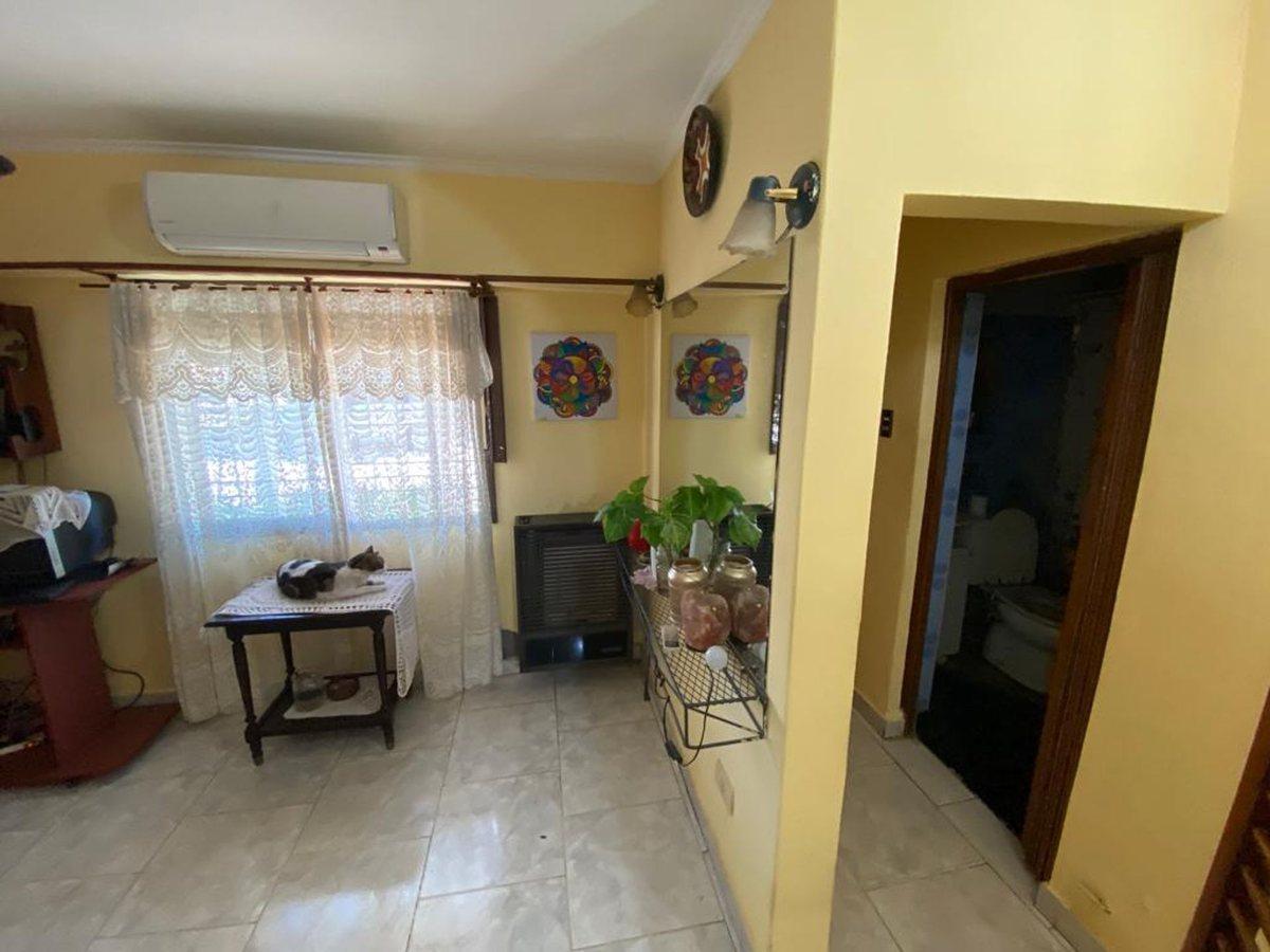 Foto de VENTA CASA 3 AMBIENTES, PARQUE, COCHERA, ITUZAINGO, imagen 2