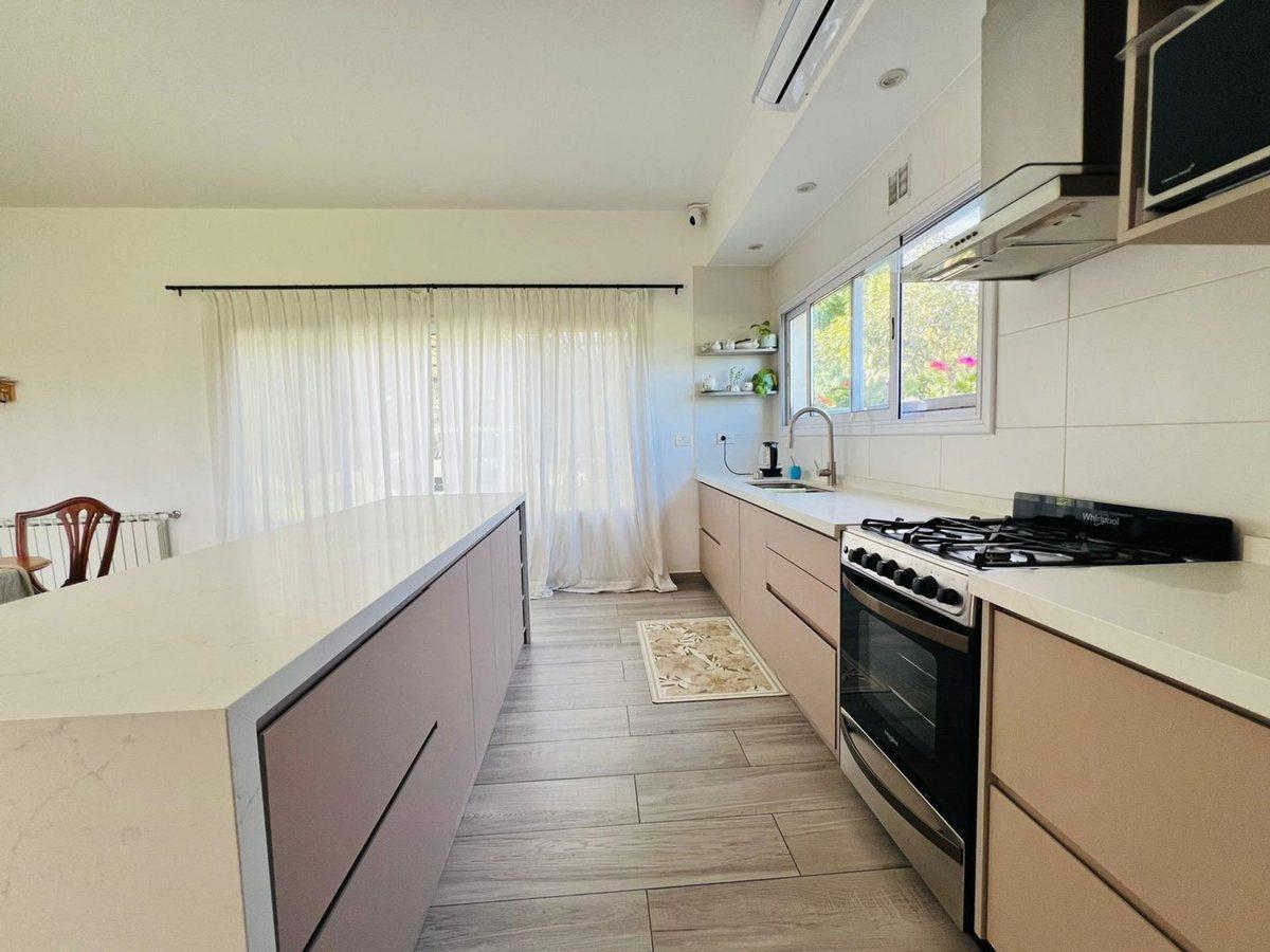 Foto de CASA EN VENTA 4 AMBIENTES EN PRADOS DEL OESTE, imagen 2