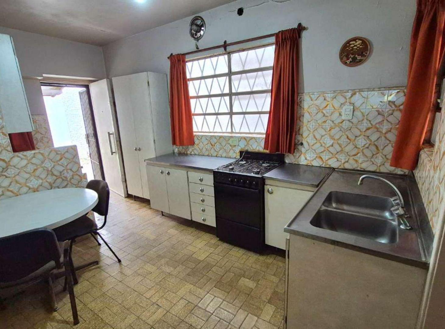 Foto de VENTA CASA 3 AMB MORÓN COCHERA JARDÍN, imagen 1
