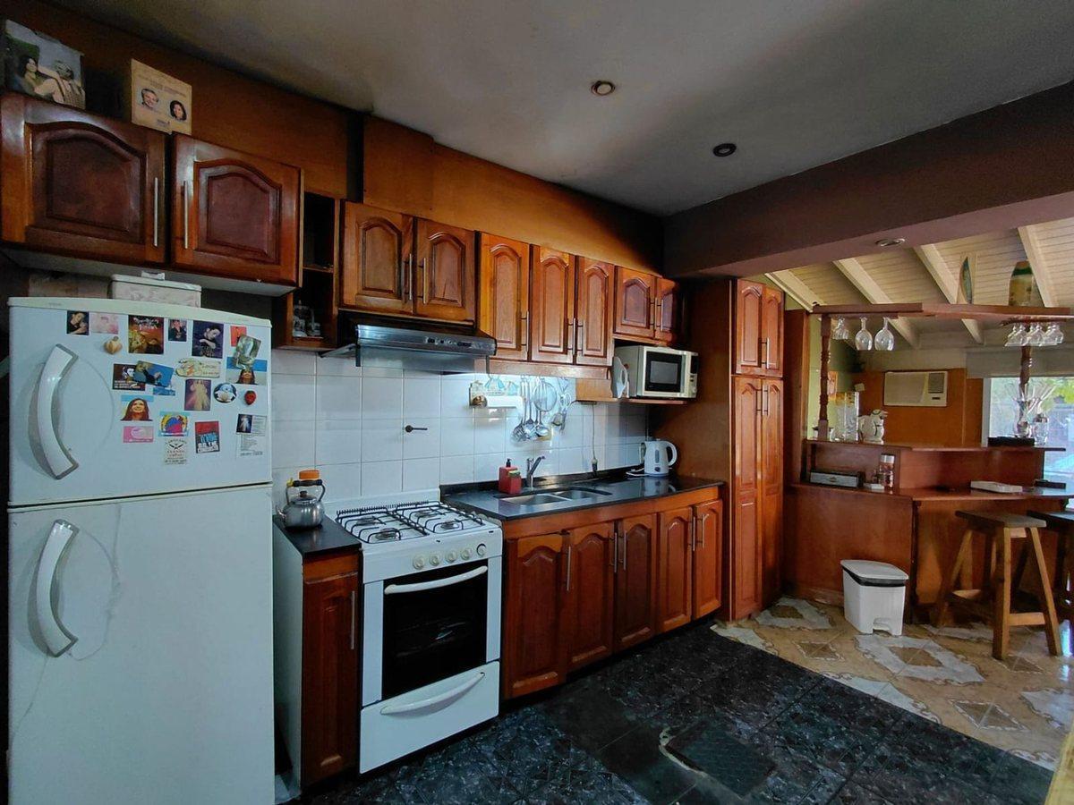 Foto de VENTA CASA DE 5 AMBIENTES PARQUE Y PILETA PADUA, imagen 5
