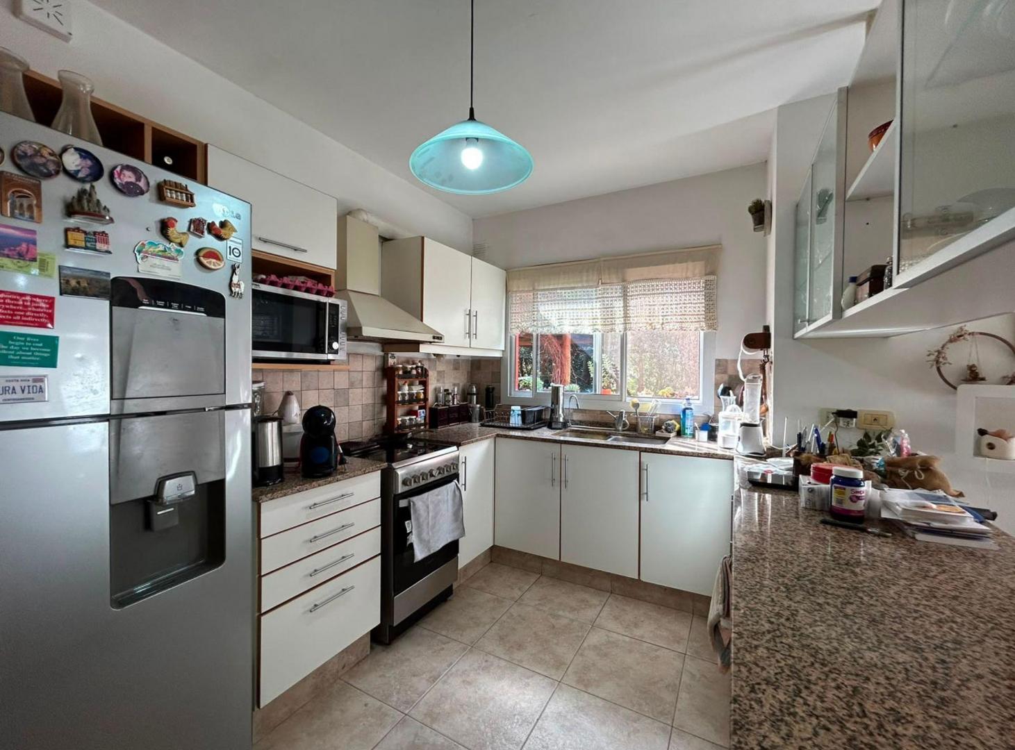 Foto de VENTA CASA 4 AMB + DEPENDENCIA CON PARQUE - FÁTIMA, imagen 2