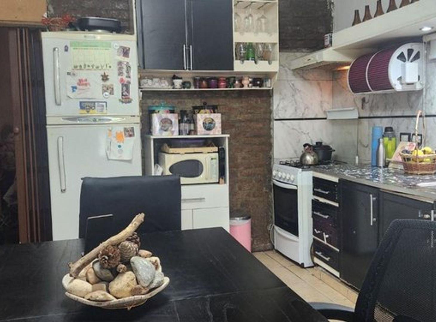 Foto de VENTA 2 CASAS EN LOTE PROPIO VILLA LUZURIAGA, imagen 3
