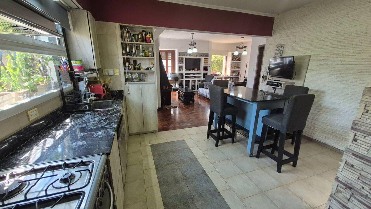 Foto de VENTA CASA 5 AMB COCHERA HURLINGHAM PERMUTA, imagen 1